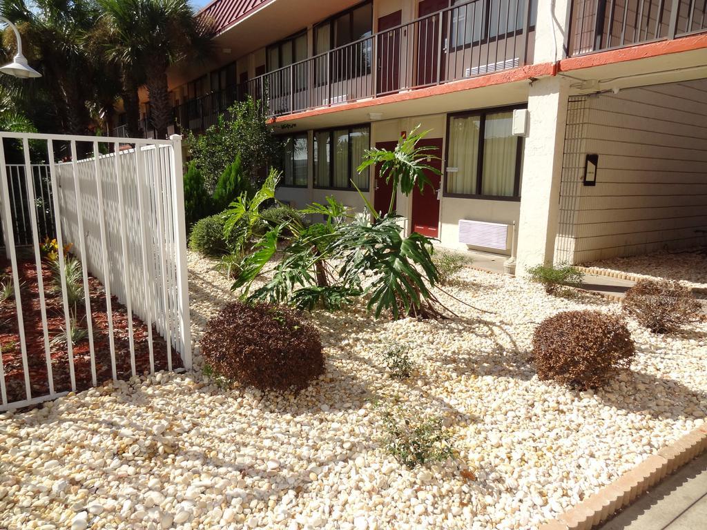 Econo Lodge Palm Harbor - Clearwater ภายนอก รูปภาพ