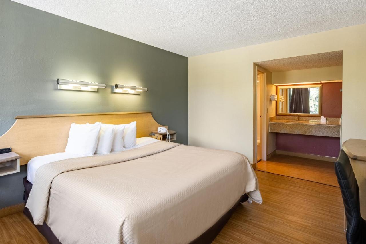 Econo Lodge Palm Harbor - Clearwater ภายนอก รูปภาพ