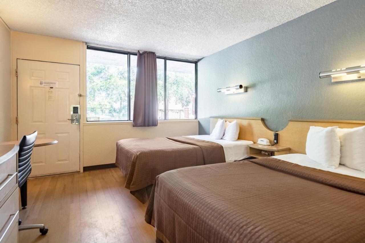 Econo Lodge Palm Harbor - Clearwater ภายนอก รูปภาพ