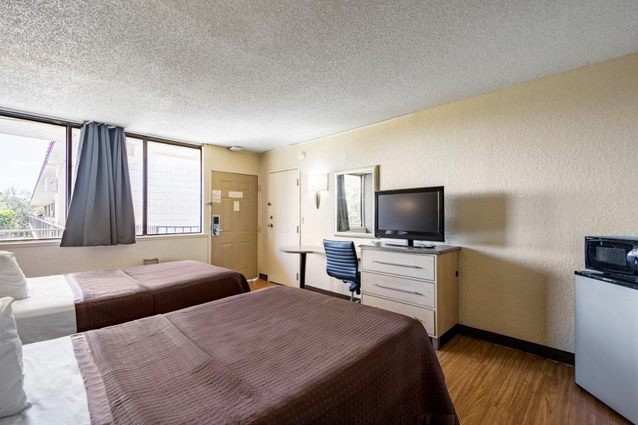 Econo Lodge Palm Harbor - Clearwater ภายนอก รูปภาพ