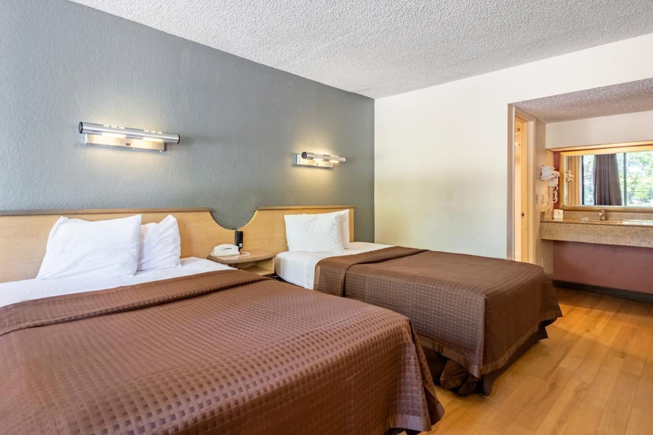 Econo Lodge Palm Harbor - Clearwater ภายนอก รูปภาพ