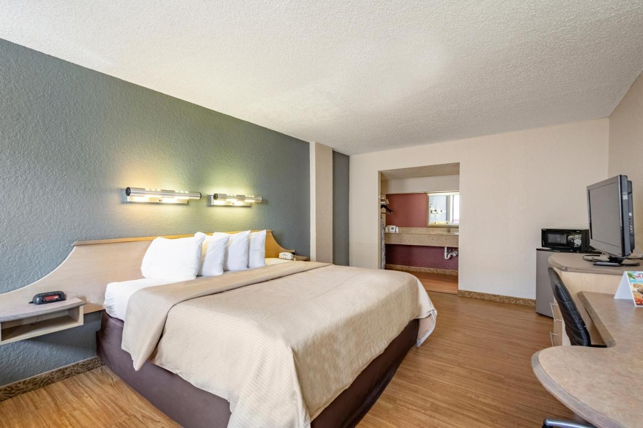 Econo Lodge Palm Harbor - Clearwater ภายนอก รูปภาพ