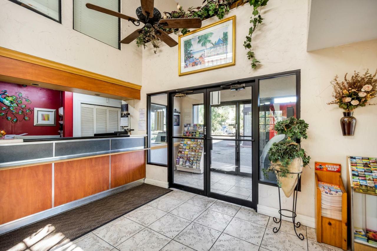 Econo Lodge Palm Harbor - Clearwater ภายนอก รูปภาพ